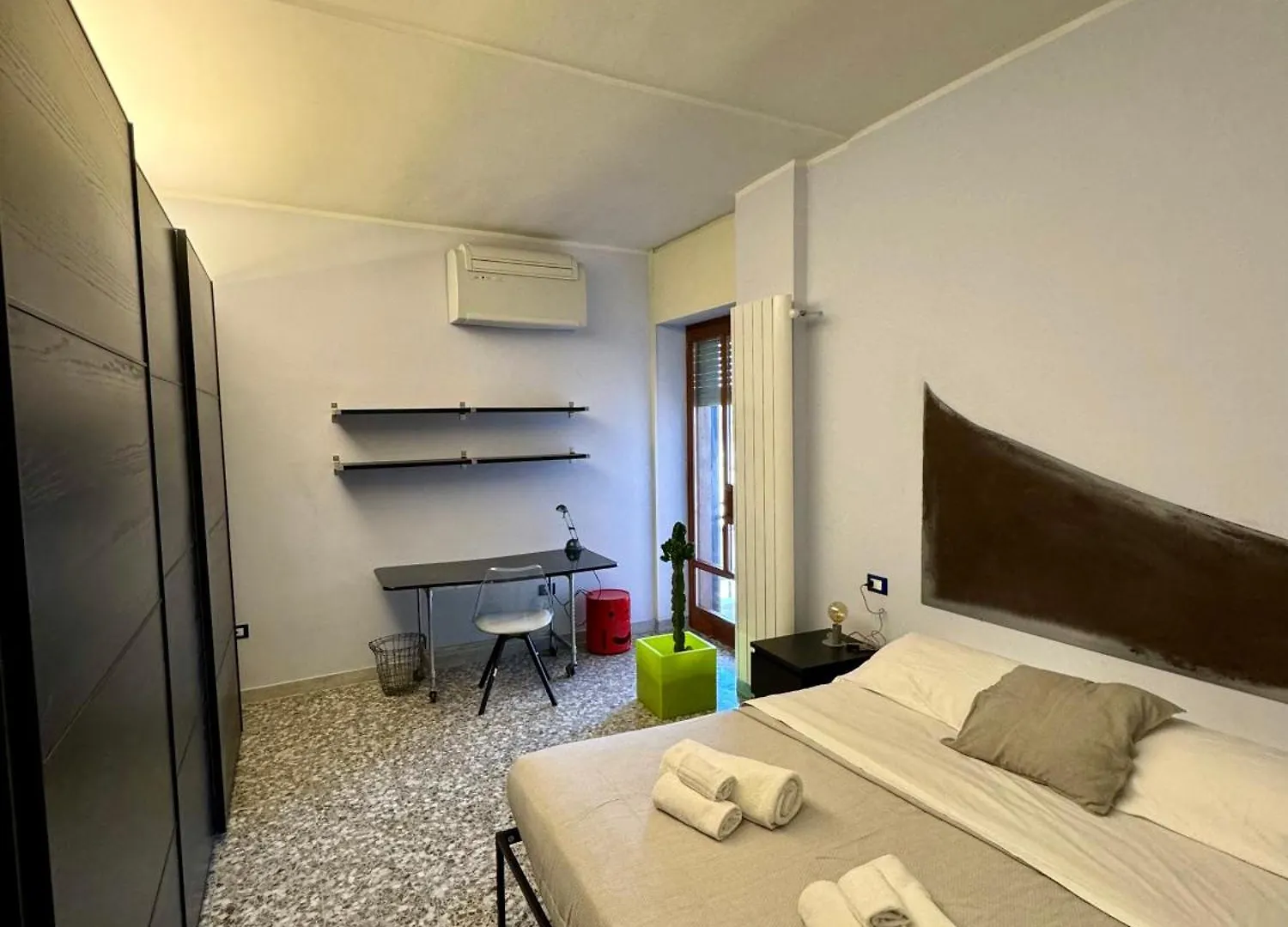 4 Balconi House- Appartamento Moderno A Lecce Italia